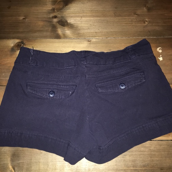 Shorts - Picture 2 of 3